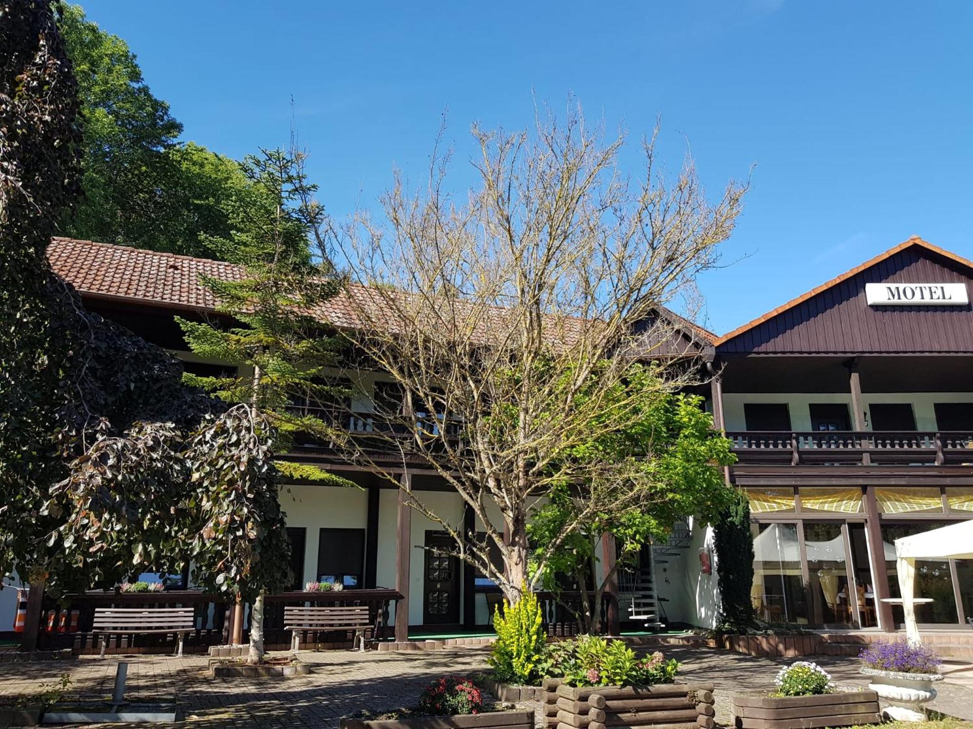 Motel Zur Festwiese Gierstadt Bagian luar foto