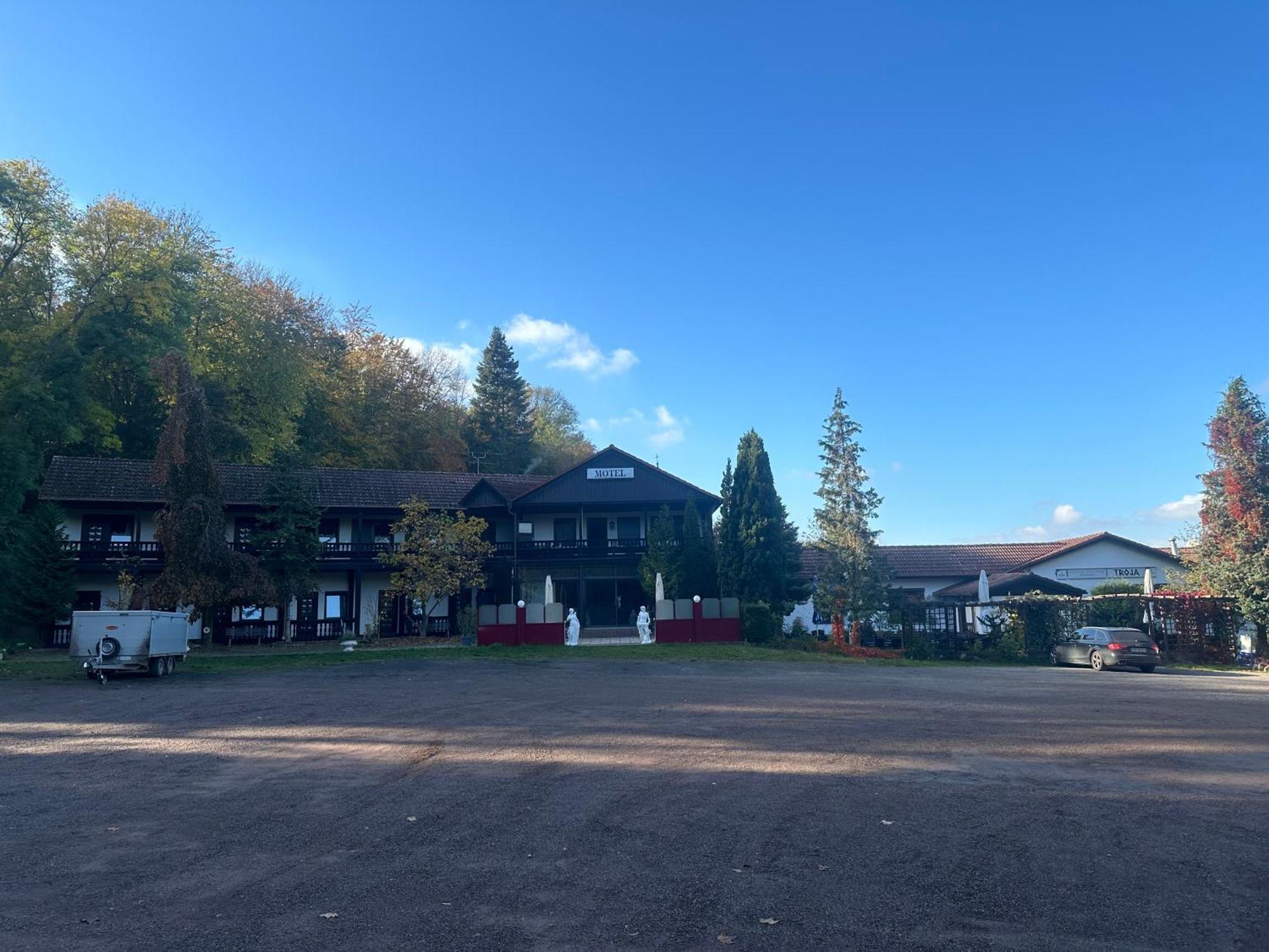 Motel Zur Festwiese Gierstadt Bagian luar foto
