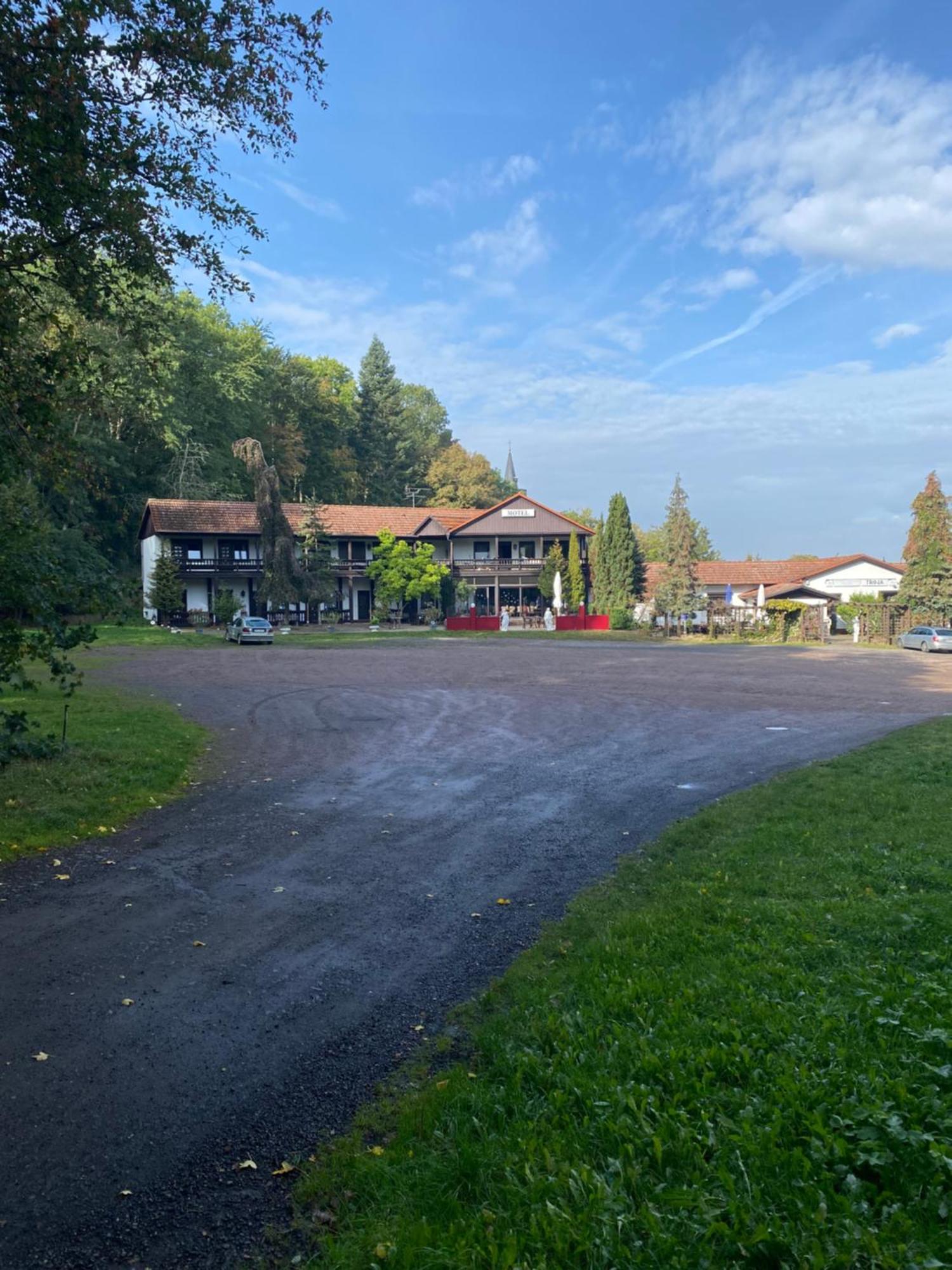 Motel Zur Festwiese Gierstadt Bagian luar foto