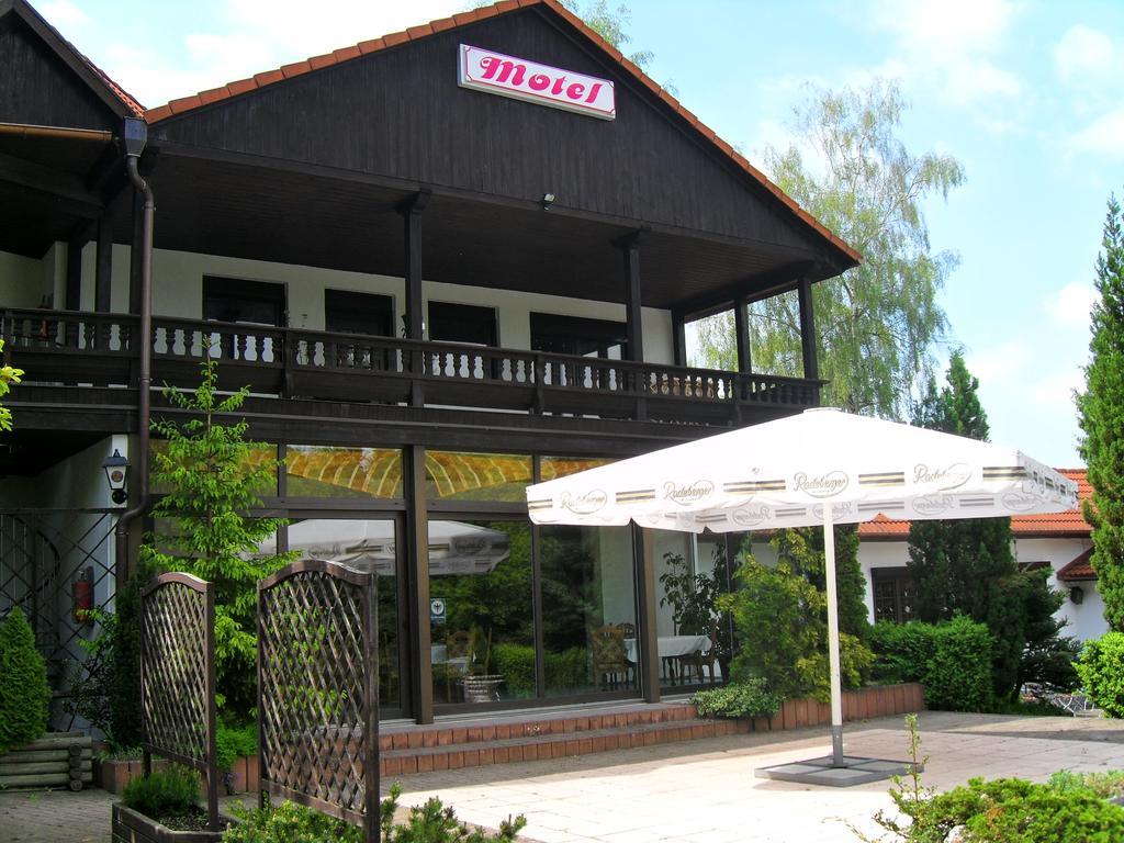 Motel Zur Festwiese Gierstadt Bagian luar foto
