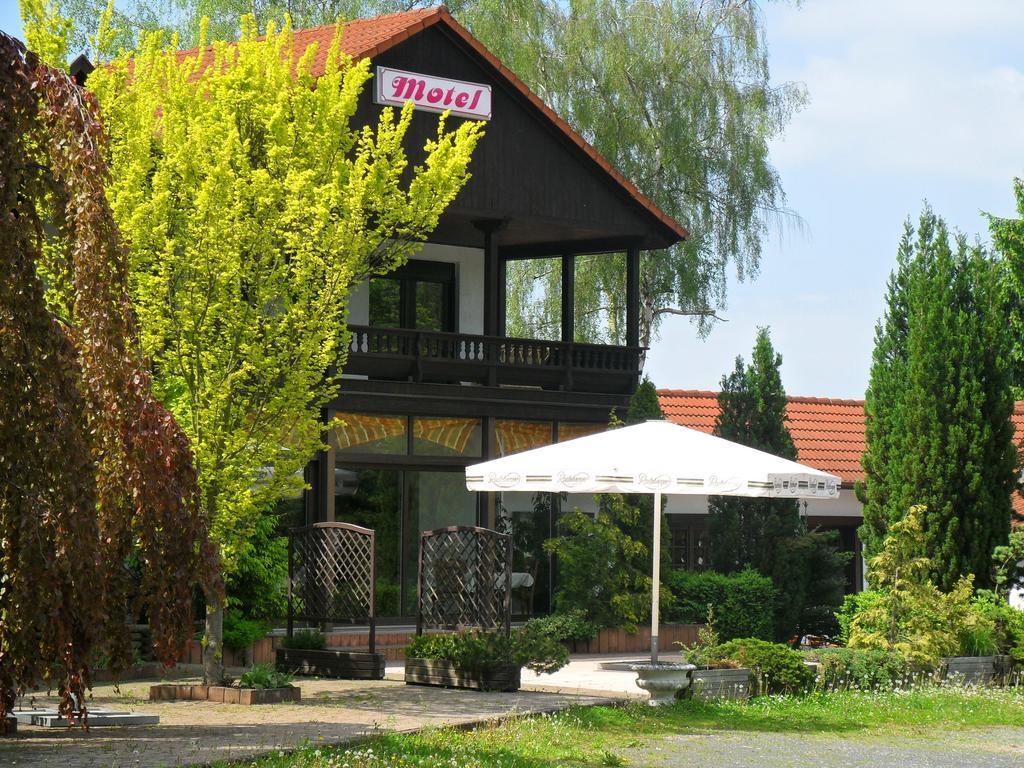 Motel Zur Festwiese Gierstadt Bagian luar foto
