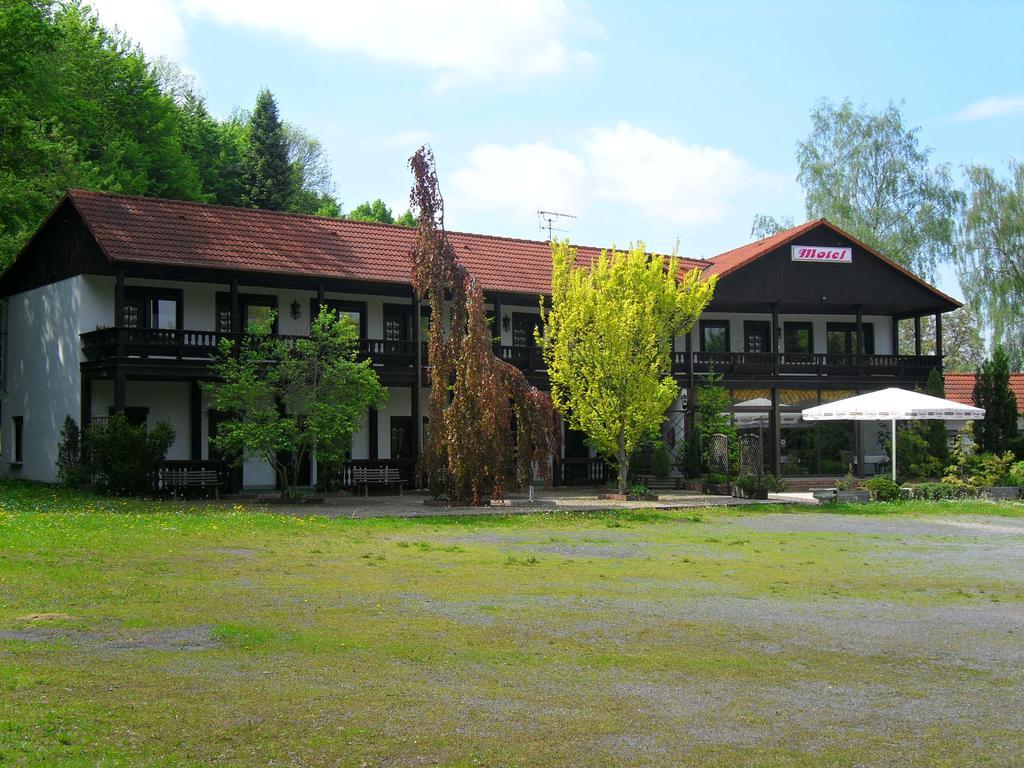 Motel Zur Festwiese Gierstadt Bagian luar foto