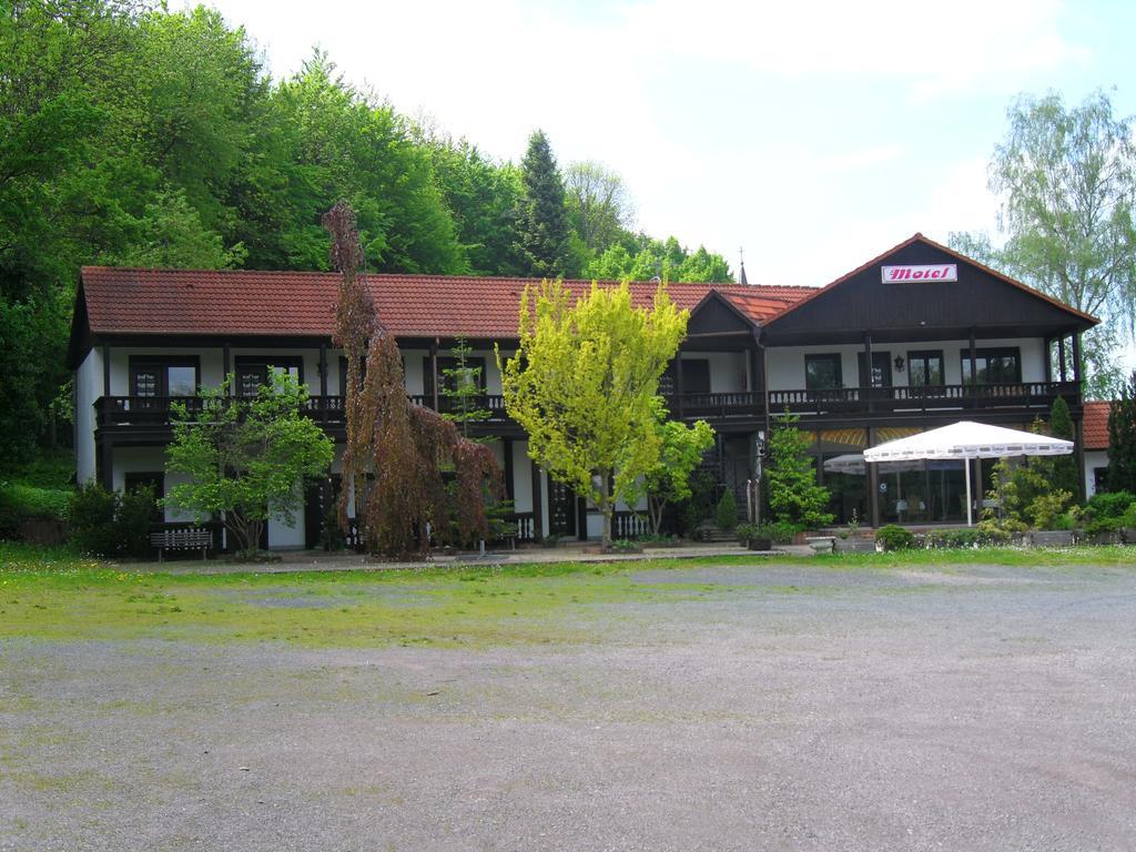 Motel Zur Festwiese Gierstadt Bagian luar foto