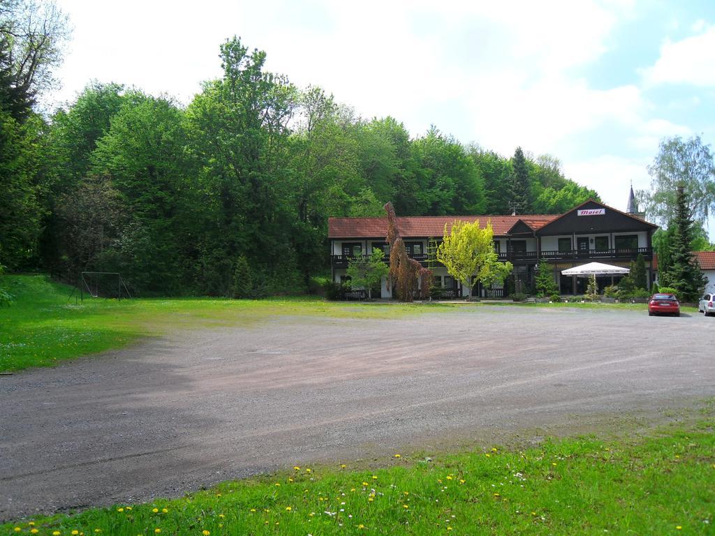 Motel Zur Festwiese Gierstadt Bagian luar foto