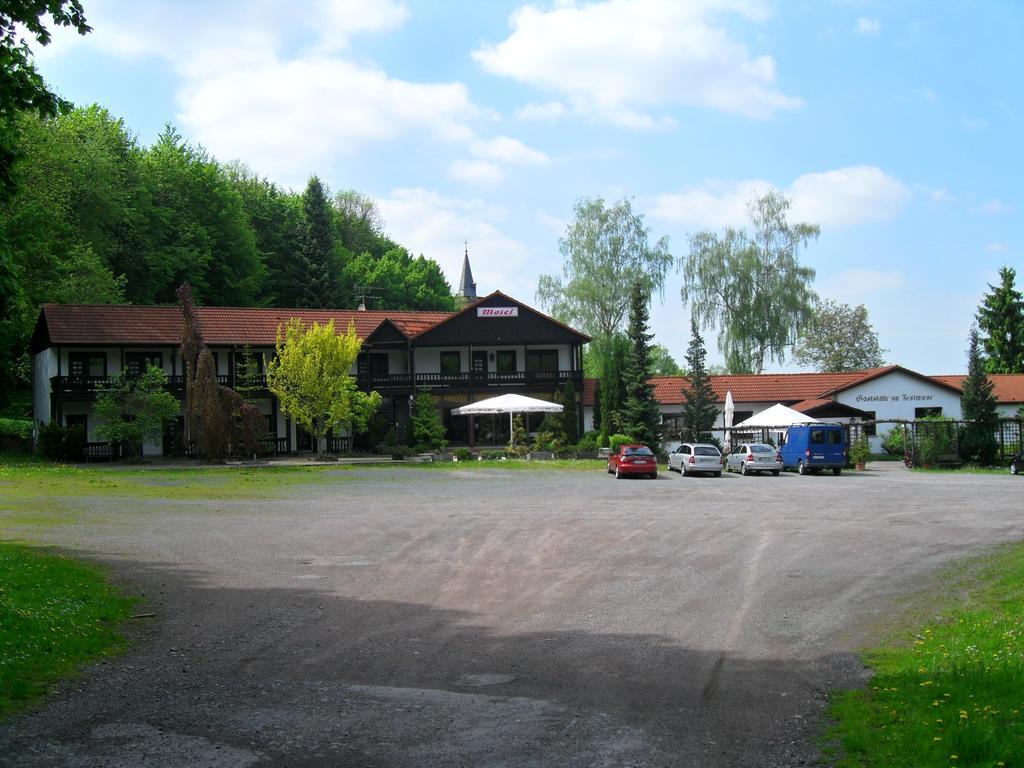 Motel Zur Festwiese Gierstadt Bagian luar foto
